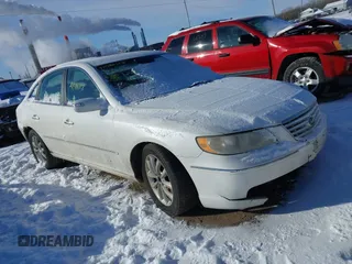 2008 Hyundai Azera Limited with VIN KMHFC46F68A256861, listed as a IAAI auction lot 41586128 with 218,770 mi miles. Bid and sale history available at carsss.com. Image 1.