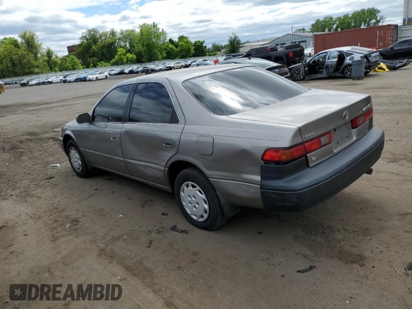 1999 Toyota Camry LE с VIN 4T1BG22K6XU404532, выставлен на аукционе Copart как лот 57449655 с пробегом 173 587 миль миль и Списание • Salvage title. История ставок и продаж доступна на DreamBid. Изображение 2.