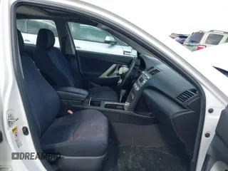 2011 Toyota Camry LE z VIN 4T1BF3EK9BU622302, wystawiony jako IAAI lot #41912867 z przebiegiem Nie podano mil oraz . Historia ofert i sprzedaży dostępna na DreamBid. Obrazek 5.