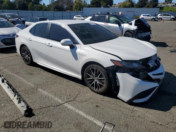 2023 Toyota Camry SE with VIN 4T1G11AK2PU799683, listed as a Copart auction lot 48240755 with 32,331 mi miles and Salvage Title. Bid and sale history available at DreamBid. Image 4.