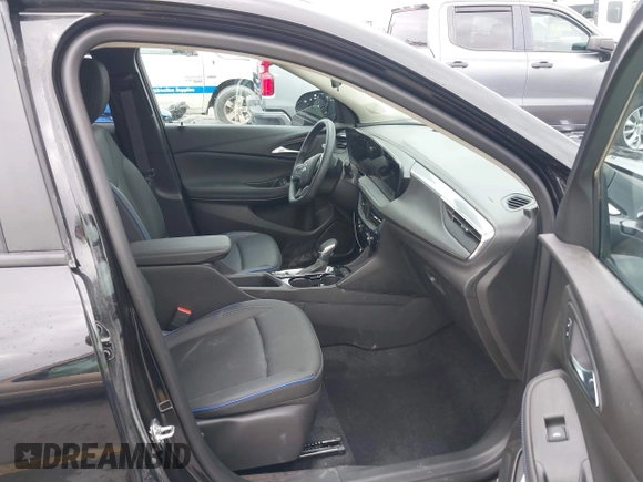 2025 Buick Encore GX Sport Touring with VIN KL4AMDSL4SB011320, listed as a IAAI auction lot 41490736 with 4,839 mi miles and . Bid and sale history available at DreamBid. Image 5.
