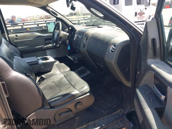 2005 Ford F-150 XLT with VIN 1FTPX145X5NA05142, listed as a IAAI auction lot 42021927 with 178,425 mi miles. Bid and sale history available at carsss.com. Image 5.