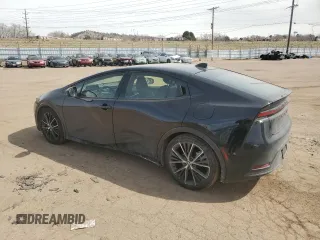 2023 Toyota Prius LE z VIN JTDACAAU4P3007061, wystawiony jako Copart lot #48859845 z przebiegiem 23 680 mil mil oraz Szkoda całkowita • Salvage title. Historia ofert i sprzedaży dostępna na DreamBid. Obrazek 2.