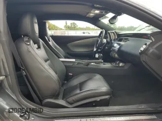 2010 Chevrolet Camaro 2SS z VIN 2G1FT1EW2A9178805, wystawiony jako Copart lot #64282813 z przebiegiem 87 771 mil mil oraz Szkody całkowita. Historia ofert i sprzedaży dostępna na DreamBid. Obrazek 7.