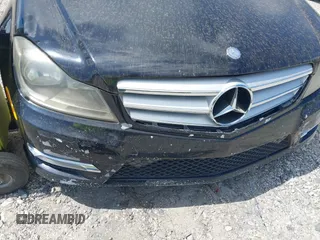 2013 Mercedes-Benz C 250 с VIN WDDGJ4HB4DF960262, выставлен на аукционе IAAI как лот 42769489 с пробегом 164 315 миль миль и . История ставок и продаж доступна на DreamBid. Изображение 6.