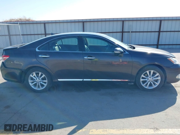 2010 Lexus ES with VIN JTHBK1EG7A2360966, listed as a IAAI auction lot 41913660 with 138,144 mi miles. Bid and sale history available at carsss.com. Image 13.