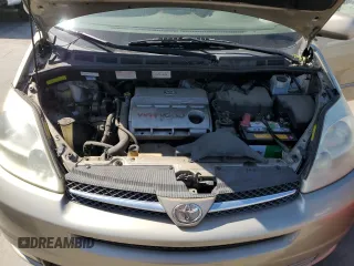 2004 Toyota Sienna XLE with VIN 5TDBA22C24S001405, listed as a Copart auction lot 56316385 with 293,077 mi miles and Clean Title. Bid and sale history available at DreamBid. Image 12.