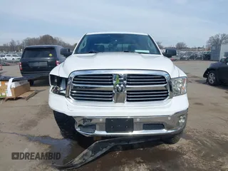 2018 Ram 1500 Lone Star Silver z VIN 1C6RR6LT0JS251829, wystawiony jako IAAI lot #41592139 z przebiegiem 49 017 mil mil oraz . Historia ofert i sprzedaży dostępna na DreamBid. Obrazek 12.