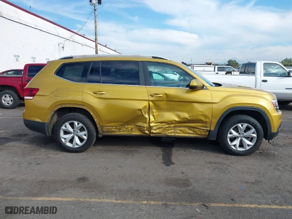 2018 Volkswagen Atlas 3.6L V6 SE with VIN 1V2KR2CA9JC525197, listed as a IAAI auction lot 37875450 with 62,703 mi miles. Bid and sale history available at carsss.com. Image 13.