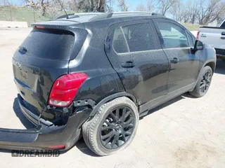 2021 Chevrolet Trax LT with VIN KL7CJPSB0MB340466, listed as a IAAI auction lot 42044241 with 27,019 mi miles. Bid and sale history available at carsss.com. Image 4.