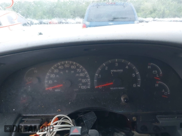 2000 Ford F-150 XL z VIN 1FTZX1722YNB37228, wystawiony jako IAAI lot #42241027 z przebiegiem Nie podano mil oraz . Historia ofert i sprzedaży dostępna na DreamBid. Obrazek 7.