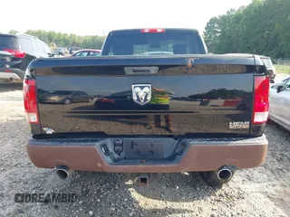 2013 Ram 1500 Express z VIN 3C6JR6AT5DG509659, wystawiony jako IAAI lot #42682018 z przebiegiem 138 816 mil mil oraz . Historia ofert i sprzedaży dostępna na DreamBid. Obrazek 17.
