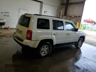 2016 Jeep Patriot Sport z VIN 1C4NJRBB1GD557377, wystawiony jako Copart lot #50814255 z przebiegiem 164 647 mil mil oraz Czysty tytuł • Clean title. Historia ofert i sprzedaży dostępna na DreamBid. Obrazek 3.