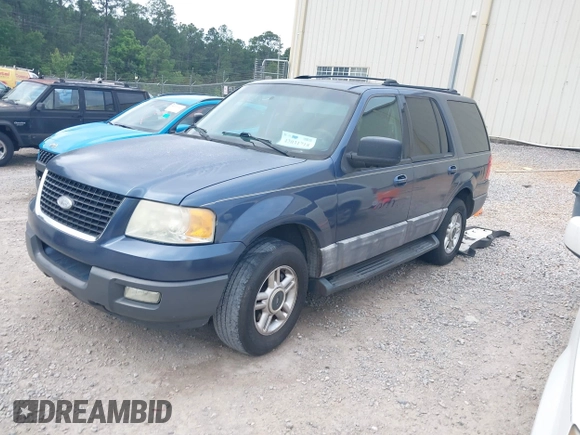 2003 Ford Expedition Special Service with VIN 1FMPU15L13LB57143, listed as a IAAI auction lot 42031718 with 516,600 mi miles. Bid and sale history available at carsss.com. Image 2.