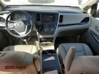 2019 Toyota Sienna XLE Auto Access Seat with VIN 5TDYZ3DC6KS983720, listed as a Copart auction lot 48555785 with 125,364 mi miles and Salvage Title. Bid and sale history available at carsss.com. Image 8.