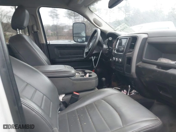 2018 Ram 2500 Tradesman with VIN 3C6UR5CL5JG316444, listed as a IAAI auction lot 41844569 with 161,000 mi miles. Bid and sale history available at carsss.com. Image 5.