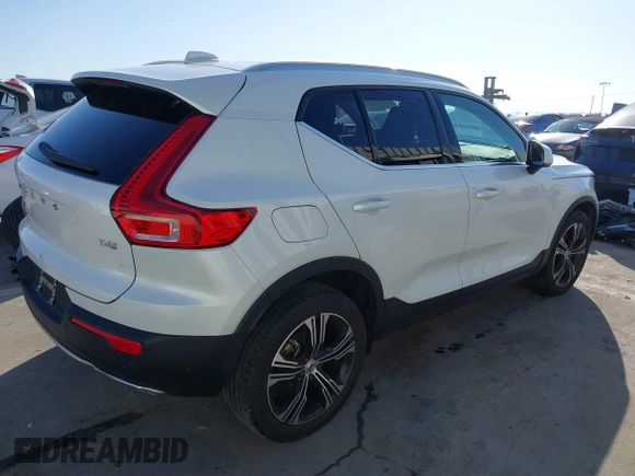 2020 Volvo XC40 Inscription with VIN YV4AC2HL5L2306199, listed as a IAAI auction lot 41687154 with 22,061 mi miles. Bid and sale history available at carsss.com. Image 4.