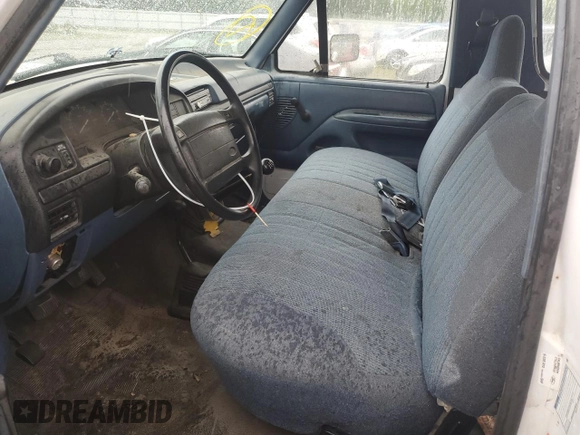 1996 Ford Bronco XL z VIN 1FMEU15N7TLB20204, wystawiony jako Copart lot #58887615 z przebiegiem 214 944 mil mil oraz Czysty tytuł • Clean title. Historia ofert i sprzedaży dostępna na DreamBid. Obrazek 7.