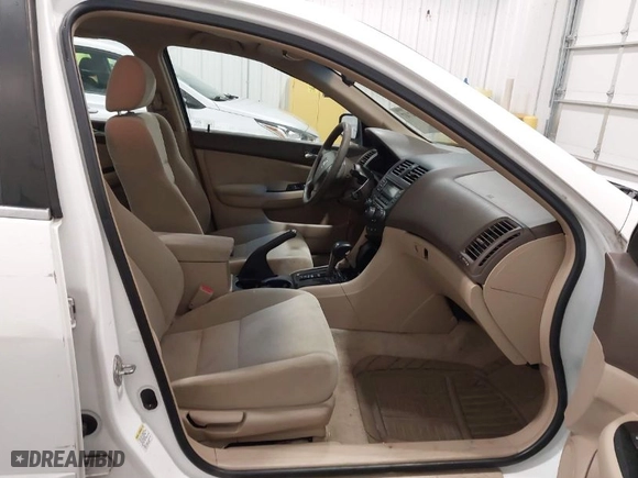 2007 Honda Accord Sdn LX SE with VIN 1HGCM56327A029926, listed as a IAAI auction lot 41974747 with 172,572 mi miles. Bid and sale history available at carsss.com. Image 5.