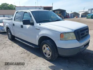 2006 Ford F-150 XLT with VIN 1FTPW12556KB69102, listed as a IAAI auction lot 38987832 with 293,615 mi miles. Bid and sale history available at carsss.com. Image 1.