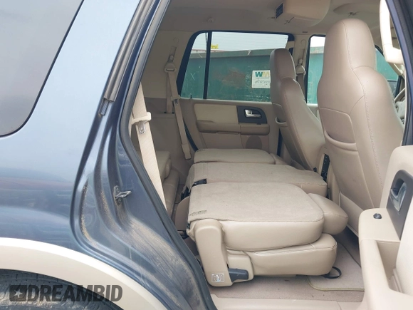 2005 Ford Expedition Eddie Bauer with VIN 1FMFU17525LA87052, listed as a IAAI auction lot 42042940 with 226,105 mi miles and . Bid and sale history available at DreamBid. Image 8.