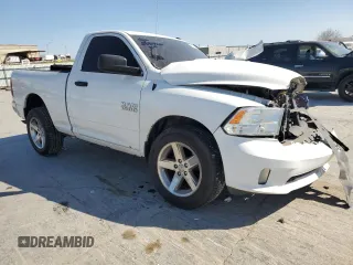 2016 Ram 1500 Express z VIN 3C6JR6AG7GG278061, wystawiony jako Copart lot #49131305 z przebiegiem Nie podano mil oraz Szkoda całkowita • Salvage title. Historia ofert i sprzedaży dostępna na DreamBid. Obrazek 4.