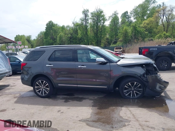 2016 Ford Explorer Platinum z VIN 1FM5K8HT4GGB49067, wystawiony jako IAAI lot #42093235 z przebiegiem 138 272 mil mil oraz . Historia ofert i sprzedaży dostępna na DreamBid. Obrazek 13.