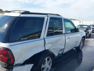 2004 Chevrolet TrailBlazer LS with VIN 1GNDT13S842389970, listed as a IAAI auction lot 40377507 with 178,488 mi miles and . Bid and sale history available at DreamBid. Image 6.