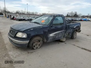 2000 Ford F-150 XL with VIN 2FTZF0728YCA61923, listed as a Copart auction lot 49672515 with 0 mi miles and Salvage Title. Bid and sale history available at carsss.com. Image 1.