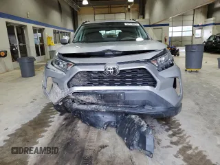 2019 Toyota RAV4 XLE with VIN 2T3P1RFV4KW042785, listed as a Copart auction lot 53110825 with 70,533 mi miles and Salvage Title. Bid and sale history available at DreamBid. Image 5.