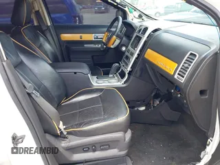 2008 Lincoln MKX z VIN 2LMDU88C28BJ37258, wystawiony jako IAAI lot #42274938 z przebiegiem Nie podano mil oraz . Historia ofert i sprzedaży dostępna na DreamBid. Obrazek 5.