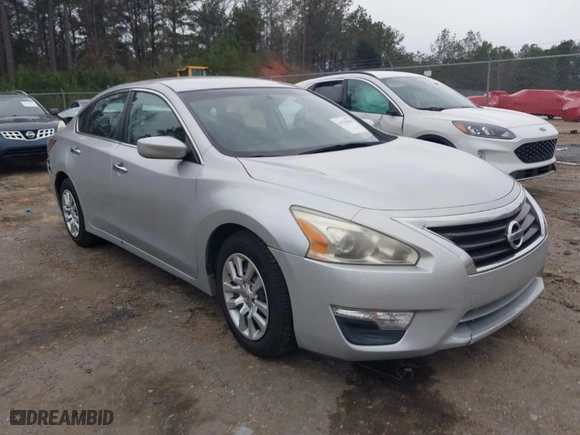 2015 Nissan Altima 2.5 S with VIN 1N4AL3AP4FC135410, listed as a IAAI auction lot 41703965 with 174,716 mi miles. Bid and sale history available at carsss.com. Image 1.