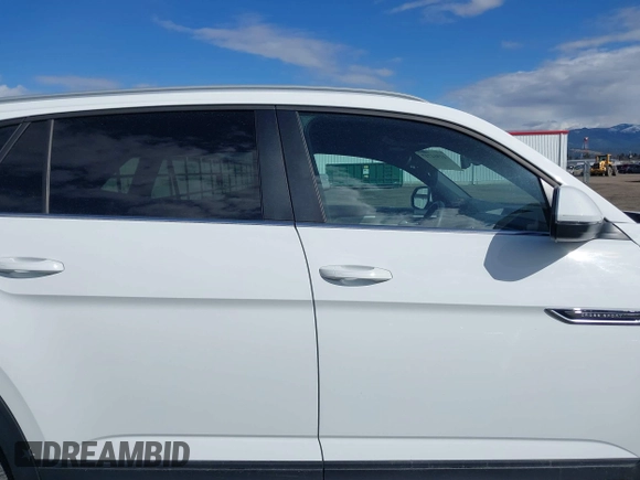 2022 Volkswagen Atlas SE with VIN 1V2HE2CA8NC224402, listed as a IAAI auction lot 41964747 with 50,233 mi miles and . Bid and sale history available at DreamBid. Image 14.