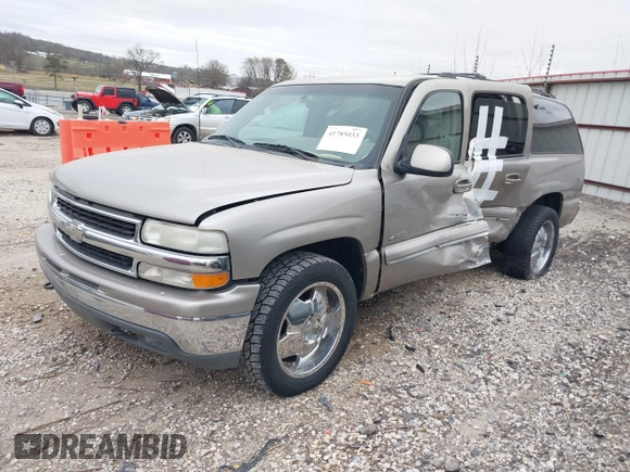 2000 Chevrolet Suburban LT with VIN 3GNFK16TXYG176564, listed as a IAAI auction lot 41785033 with 254,323 mi miles. Bid and sale history available at carsss.com. Image 2.
