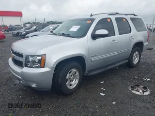 2012 Chevrolet Tahoe LS z VIN 1GNSCAE02CR308972, wystawiony jako IAAI lot #42495520 z przebiegiem 205 295 mil mil oraz . Historia ofert i sprzedaży dostępna na DreamBid. Obrazek 2.