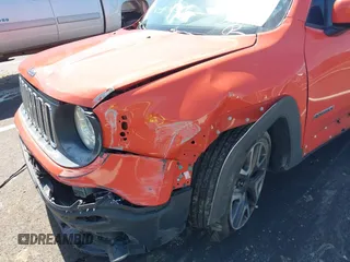 2017 Jeep Renegade Latitude z VIN ZACCJABB4HPG33377, wystawiony jako IAAI lot #41967663 z przebiegiem 141 201 mil mil oraz . Historia ofert i sprzedaży dostępna na DreamBid. Obrazek 16.