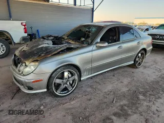 2005 Mercedes-Benz E 55 AMG z VIN WDBUF76JX5A747193, wystawiony jako Copart lot #60335965 z przebiegiem Nie podano mil oraz Szkoda całkowita • Salvage title. Historia ofert i sprzedaży dostępna na DreamBid. Obrazek 1.