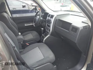 2008 Jeep Patriot Sport with VIN 1J8FT28W18D636073, listed as a IAAI auction lot 42622187 with 103,122 mi miles and . Bid and sale history available at DreamBid. Image 5.