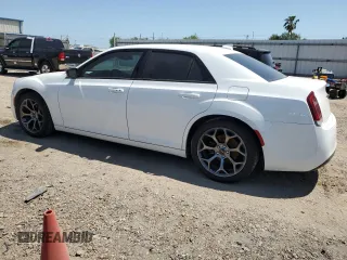 2018 Chrysler 300 Touring z VIN 2C3CCAAG4JH302012, wystawiony jako Copart lot #52806985 z przebiegiem 73 335 mil mil oraz Szkoda całkowita • Salvage title. Historia ofert i sprzedaży dostępna na DreamBid. Obrazek 2.