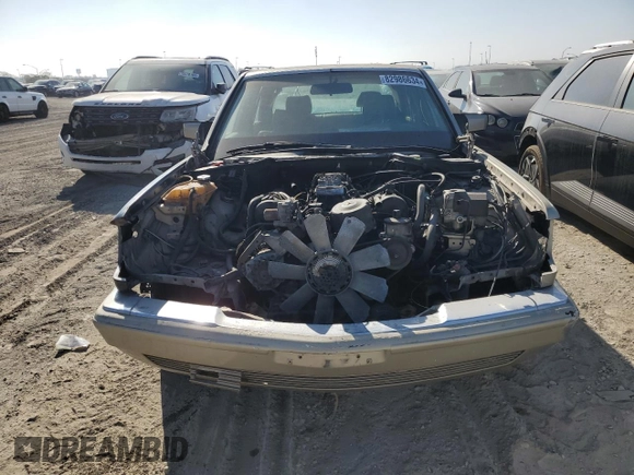 1989 Mercedes-Benz 560 with VIN WDBCA39E8KA469603, listed as a Copart auction lot 82986634 with 81,490 mi miles and Clean Title. Bid and sale history available at DreamBid. Image 5.