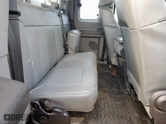 2013 Ford F-350 XL z VIN 1FD8X3HT8DEA92851, wystawiony jako Copart lot #54334765 z przebiegiem 293 897 mil mil oraz Tytuł czysty. Historia ofert i sprzedaży dostępna na DreamBid. Obrazek 10.