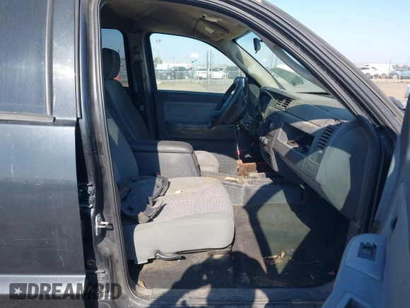 2010 Dodge Dakota Bighorn/Lonestar with VIN 1D7CW3GK1AS155513, listed as a IAAI auction lot 41437670 with 184,199 mi miles. Bid and sale history available at carsss.com. Image 5.