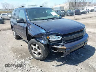 2008 Chevrolet TrailBlazer Fleet w/2FL with VIN 1GNDT13S082194080, listed as a IAAI auction lot 42065283 with 179,636 mi miles. Bid and sale history available at carsss.com. Image 1.
