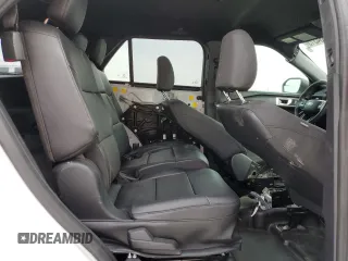 2021 Ford Police Interceptor Utility z VIN 1FM5K8AW4MNA01237, wystawiony jako Copart lot #48664315 z przebiegiem Nie podano mil oraz Nie do naprawy. Historia ofert i sprzedaży dostępna na DreamBid. Obrazek 11.