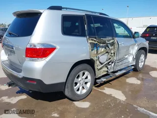 2011 Toyota Highlander with VIN 5TDZK3EH3BS041465, listed as a IAAI auction lot 41709017 with 183,674 mi miles. Bid and sale history available at carsss.com. Image 4.