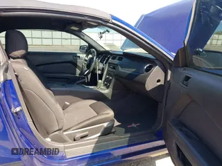 2013 Ford Mustang V6 with VIN 1ZVBP8EM7D5235869, listed as a IAAI auction lot 42000558 with 90,757 mi miles and . Bid and sale history available at DreamBid. Image 5.
