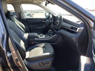 2021 Toyota Highlander XLE with VIN 5TDGZRAH3MS057776, listed as a IAAI auction lot 41754519 with 79,725 mi miles. Bid and sale history available at carsss.com. Image 5.