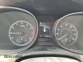 2017 Hyundai Santa Fe 2.4L z VIN 5XYZT3LB7HG382157, wystawiony jako Copart lot #52072405 z przebiegiem 139 285 mil mil oraz Czysty tytuł • Clean title. Historia ofert i sprzedaży dostępna na DreamBid. Obrazek 9.