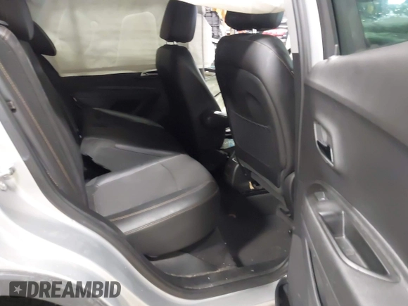 2019 Chevrolet Trax LT with VIN 3GNCJPSB8KL294102, listed as a IAAI auction lot 41431369 with Not Provided miles. Bid and sale history available at carsss.com. Image 8.