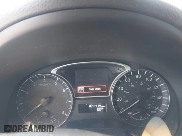2014 Nissan Altima SV with VIN 1N4AL3AP1EC171442, listed as a IAAI auction lot 41923400 with 164,414 mi miles and . Bid and sale history available at carsss.com. Image 7.